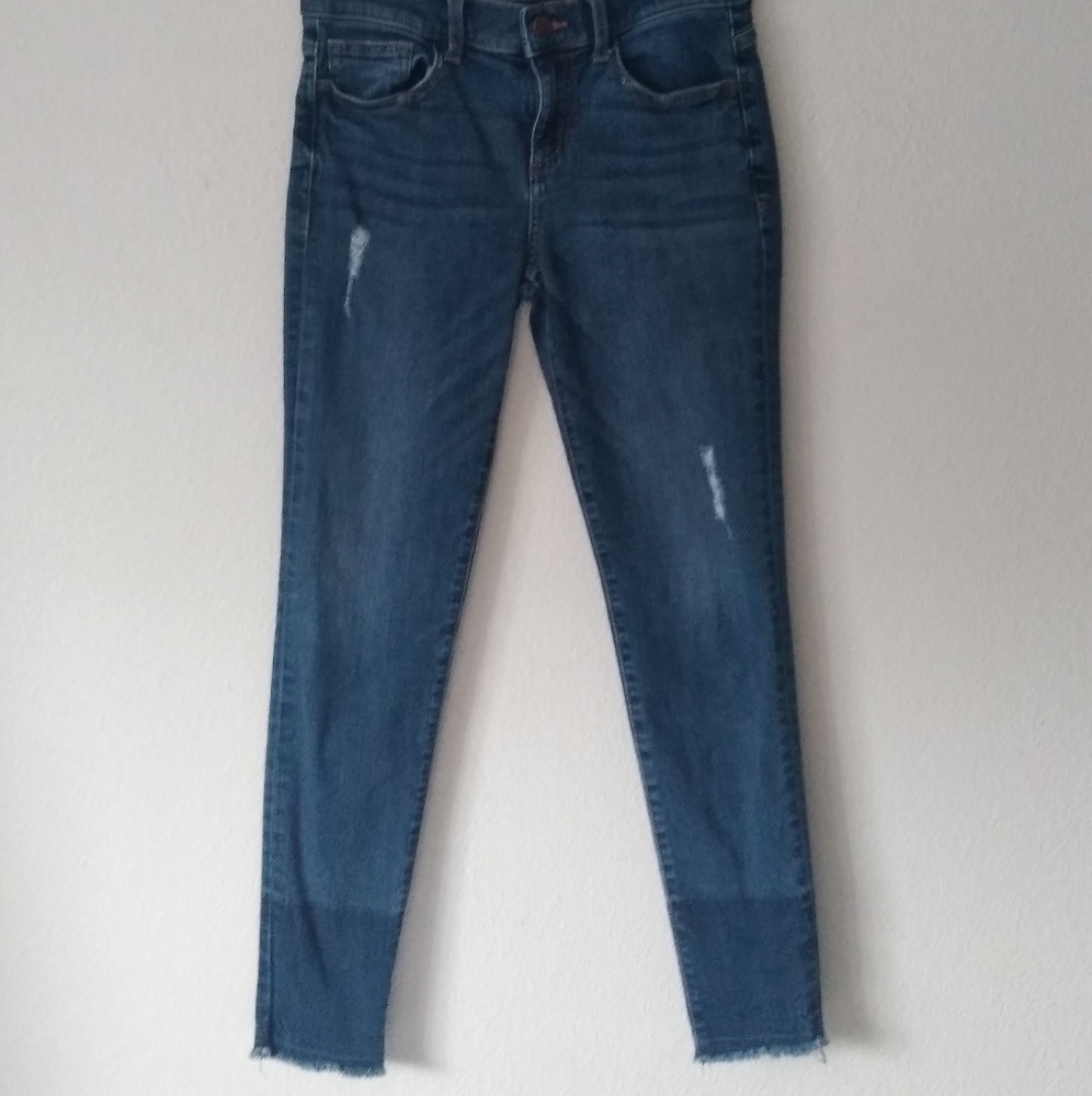 SP JEANS•Blue frayed hem destressed jeans•Size 27